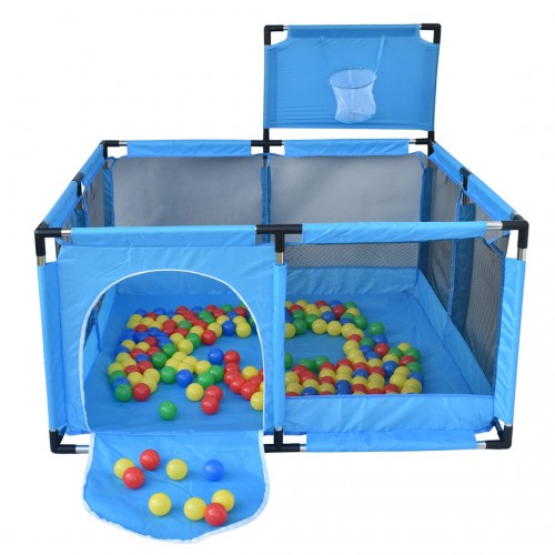 Детска игрална со кош и топчиња